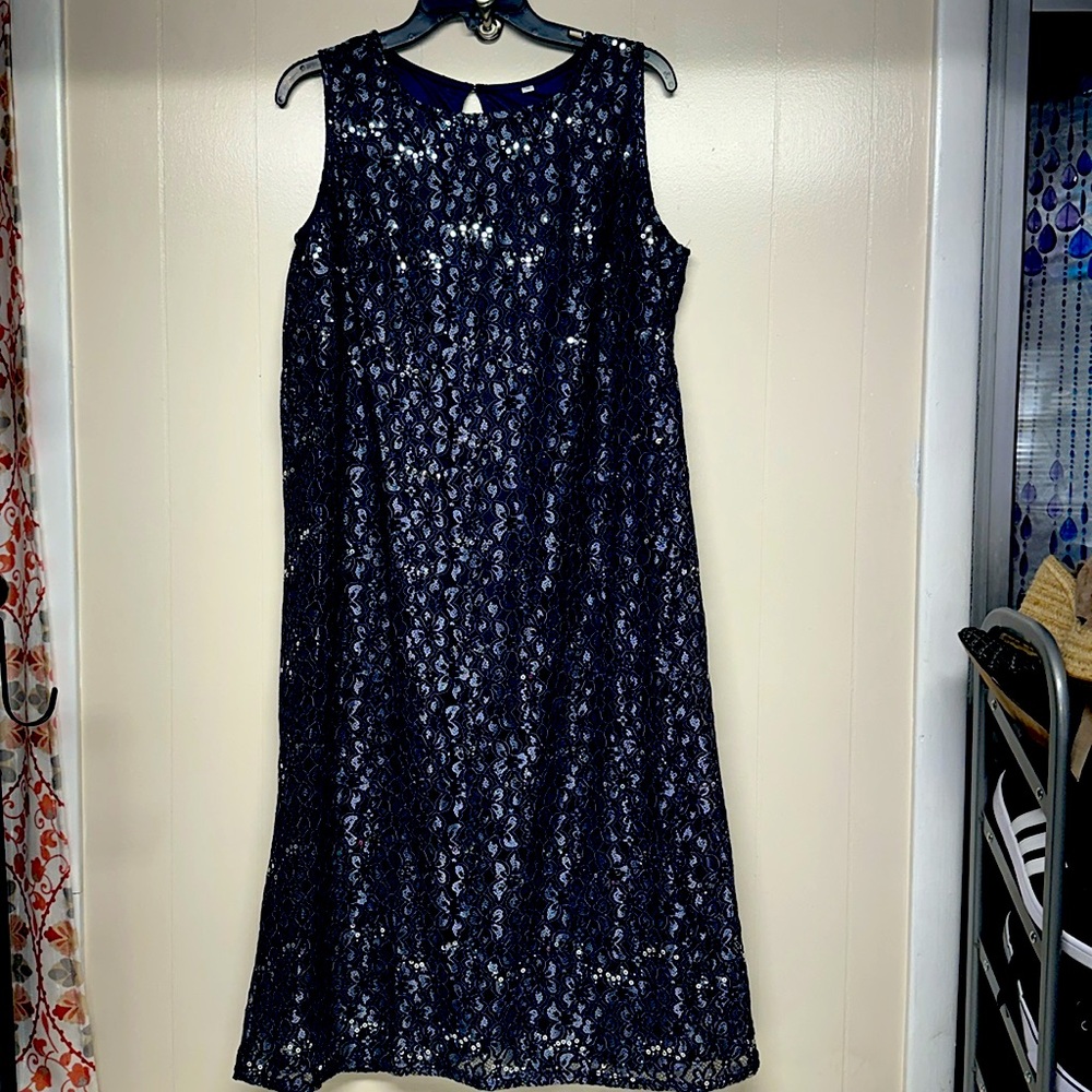 Elegant Navy Blue Lace Midi Dress